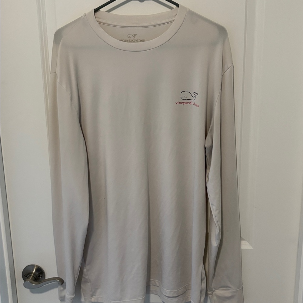 Medium Vineyard Vines performance Off-White Long Sleeve Tee